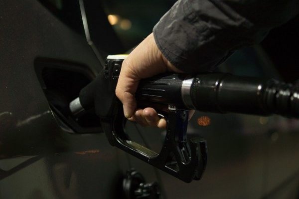 La déduction de TVA sur la facture d’essence pour les voitures de société revue à la hausse