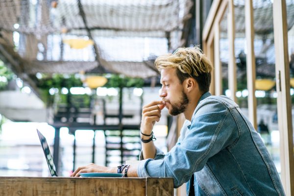 Comment se payer avec sa holding ?
