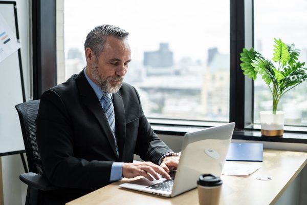 Holding : un commissaire aux compte est il obligatoire ?